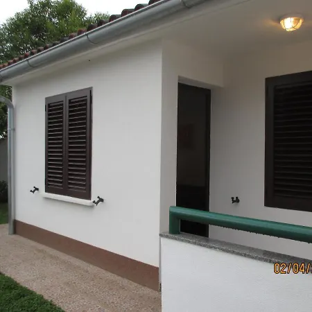 Apartment Apartments With Wifi Necujam, Solta - 12500 Stomorska